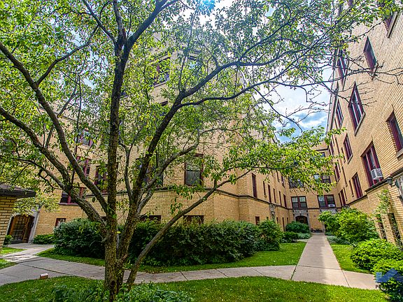 3rd image of 5464-76 S Harper Ave #5466-2A