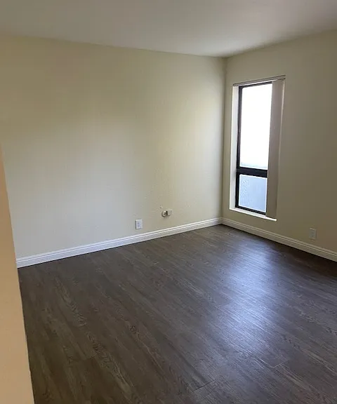4453 Woodman Ave #9 — Photo 12