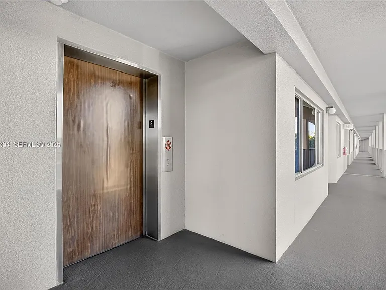 1651 SW 127th Ave #305A — Photo 29