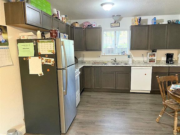 4th image of 1051 Feather Ct #21