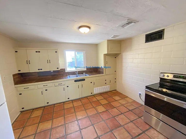 3020 N Richey Blvd — Photo 2
