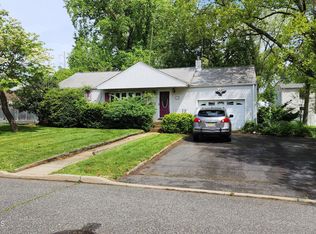 53 Frances St, Shrewsbury, NJ 07702