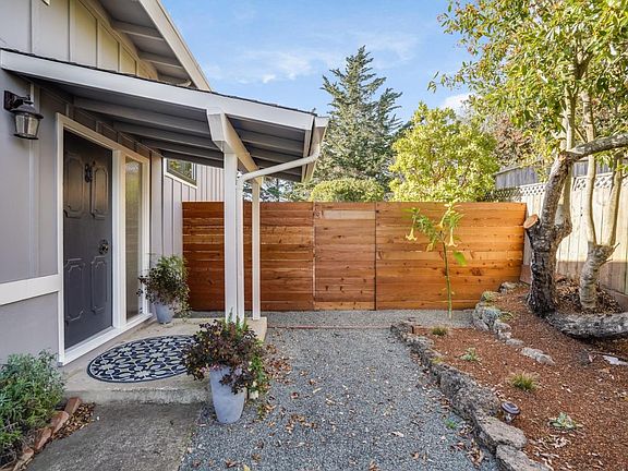 5th image of 1158 Manzanita Dr