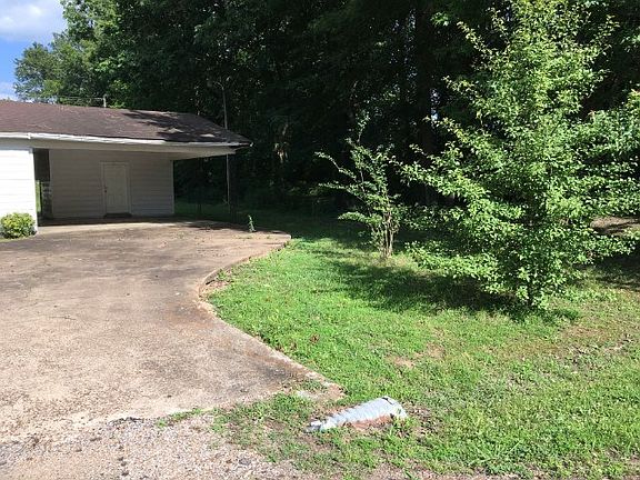 4th image of 208 Calvary St