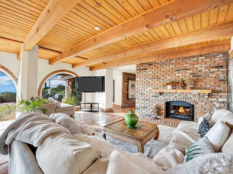 135 Loma Metisse Rd — Photo 8