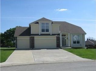 225 SW Ascot Ct, Lees Summit, MO 64082