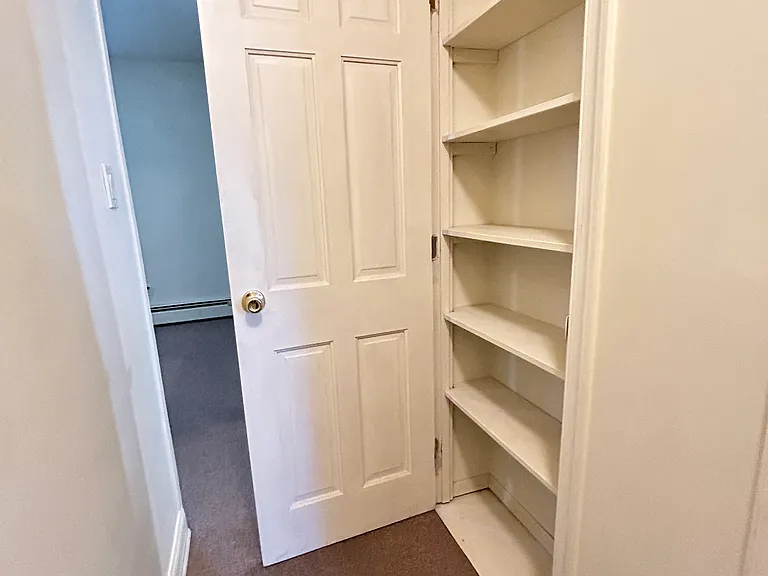 434 W Walnut St — Photo 10
