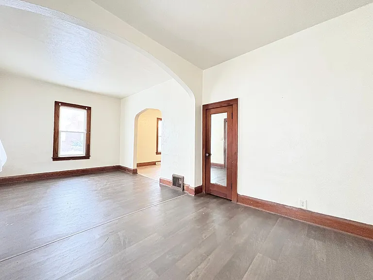 452 E Park St — Photo 5
