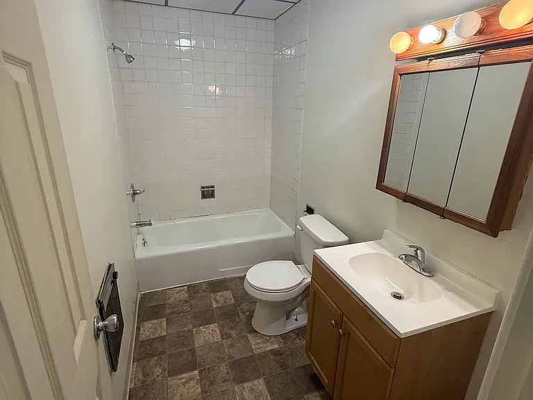 604 S 8th St #6 — Photo 3