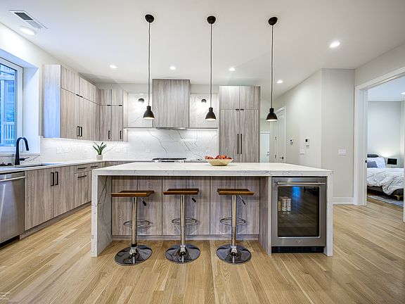 2nd image of 2116 N California Ave #2