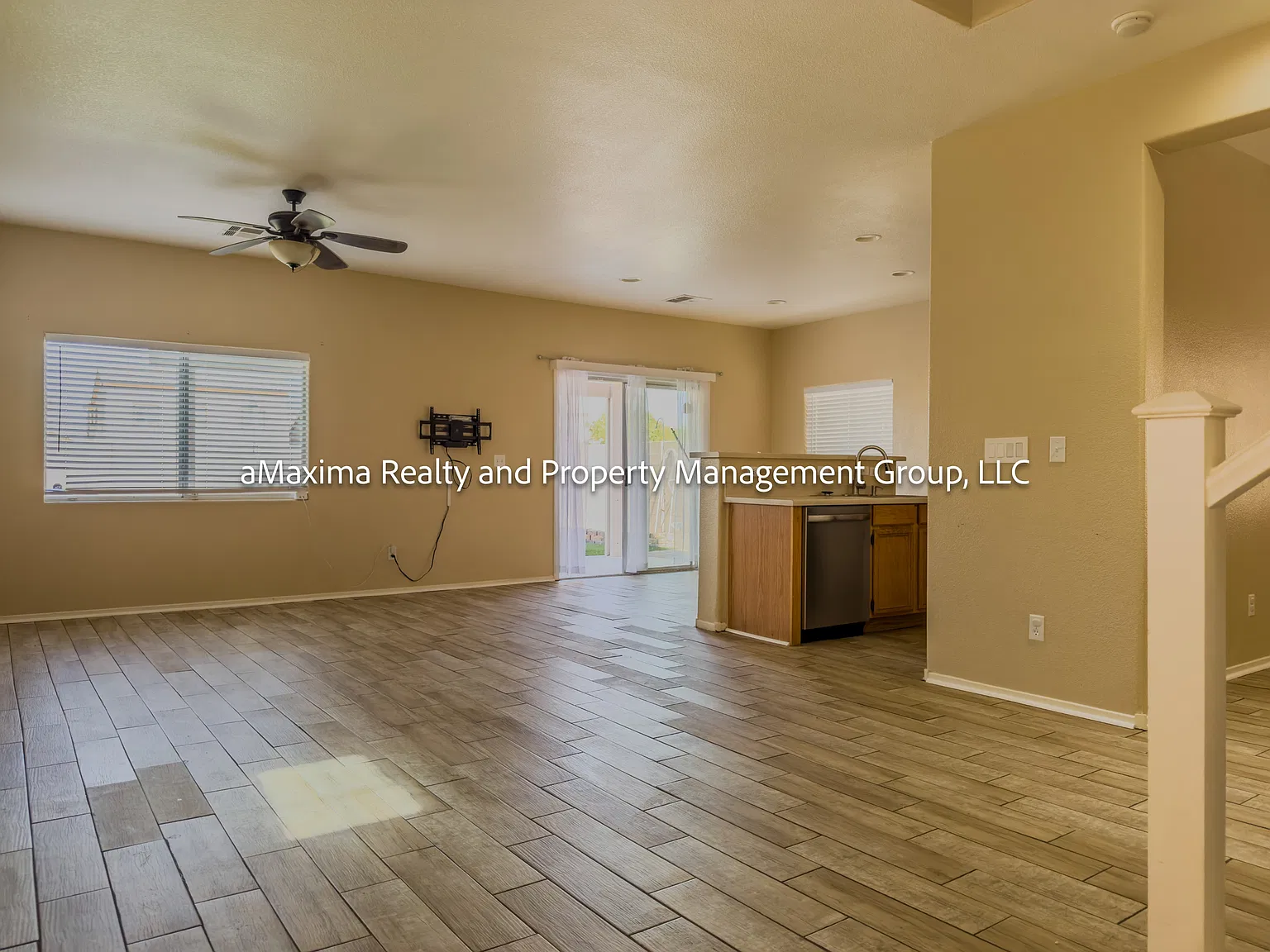 3824 Hollycroft Drive - 1 — Photo 3
