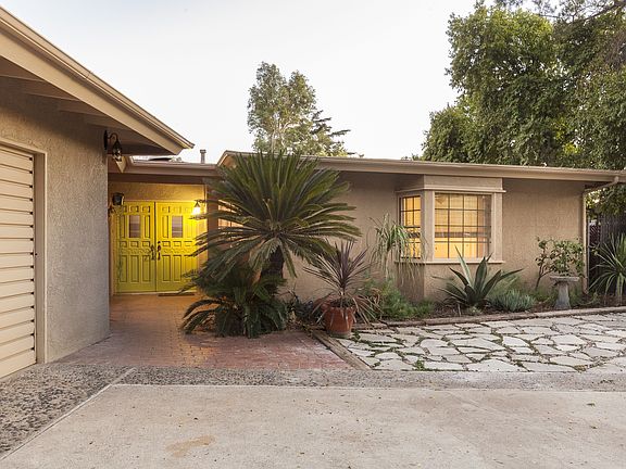 3rd image of 190 E Loma Alta Dr
