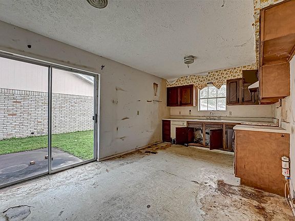 5th image of 2210 Baylor Dr