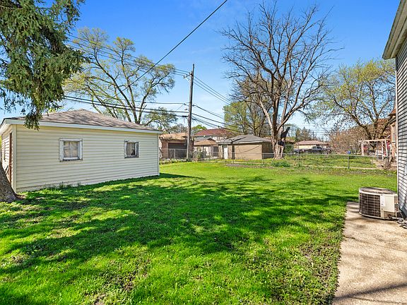 4th image of 9238 S Greenwood Ave