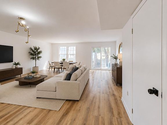 3rd image of 8105 Kenova Ln