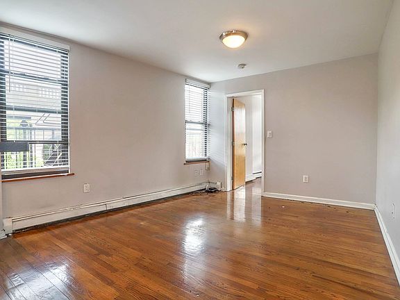 4th image of 197 Newark Ave #2