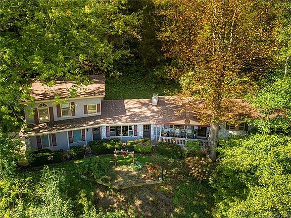 5th image of 1589 Country Club Dr