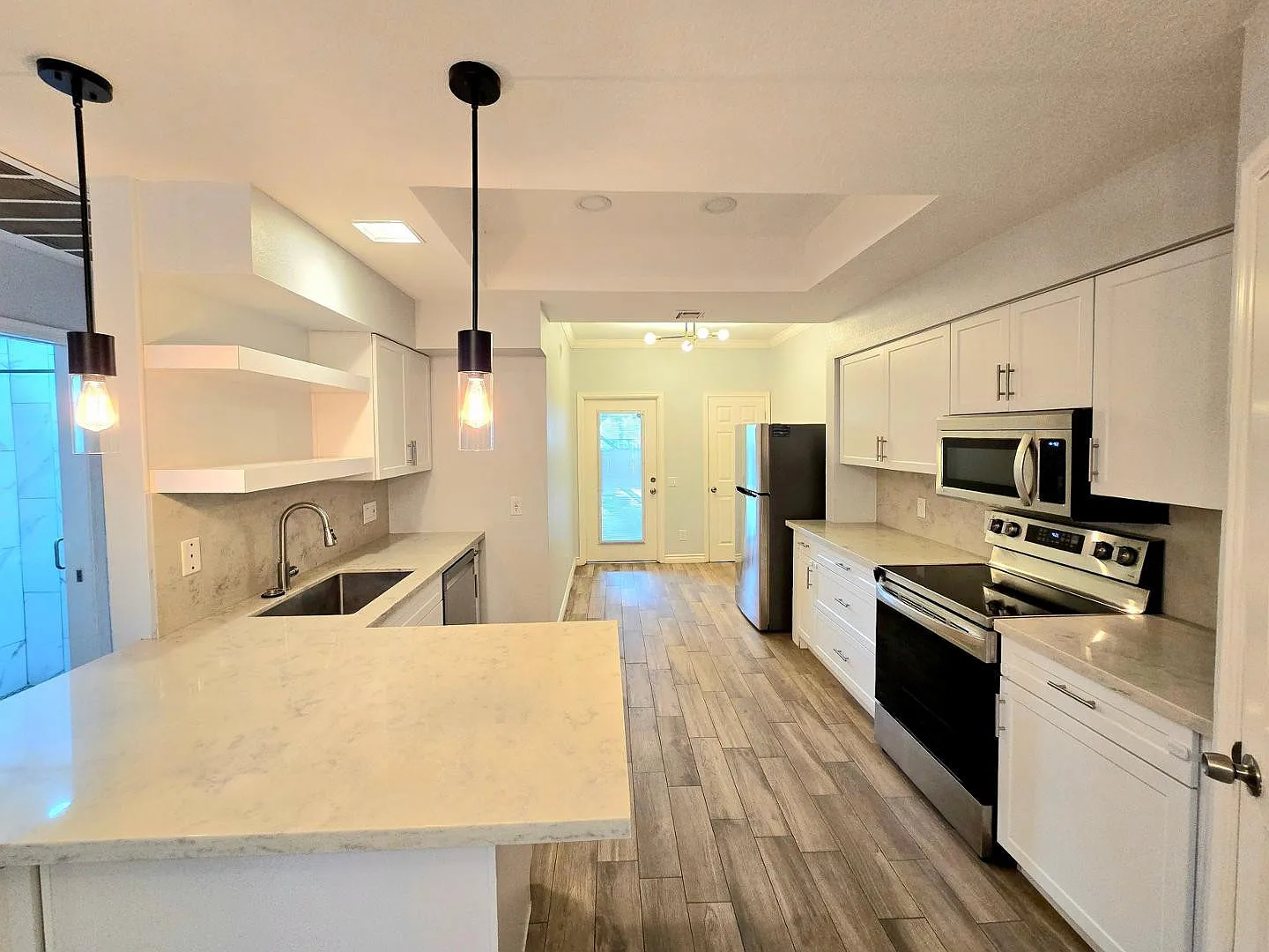 2 bed, 963 sqft, $1,850 — Photo 2