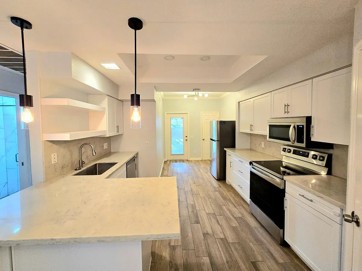 Building Photo - 101 N 7th St #102