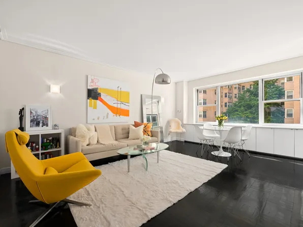 20 East 9th Street image 1 of 23