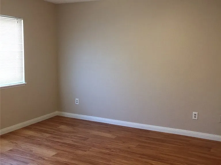 20955 Little Beaver Rd #2 — Photo 6