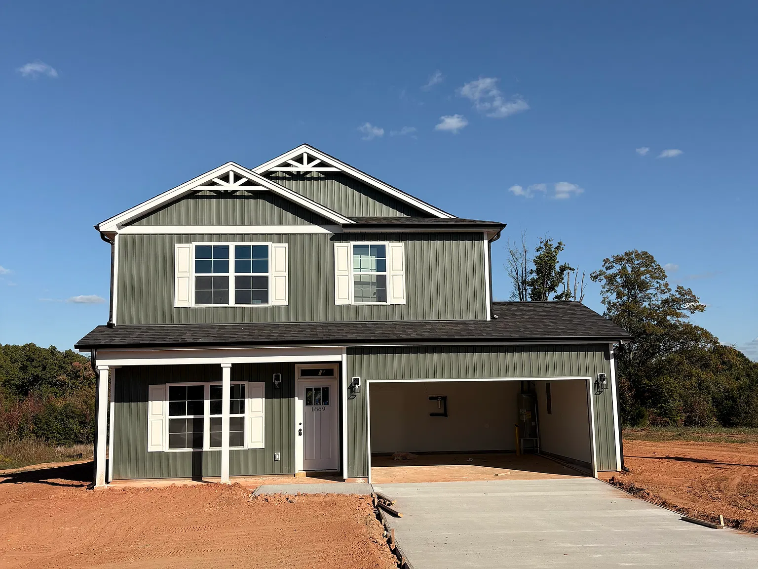 4 bed, 2.5 bath, 1829 sqft, $2,200 — Photo 2