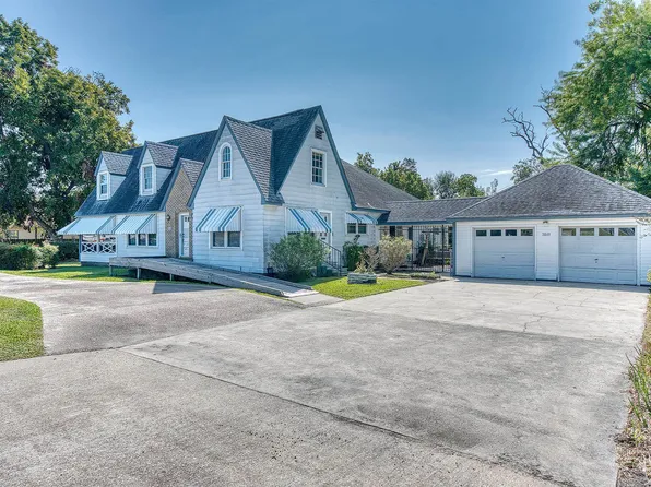 3849 Pure Atlantic Rd, Groves, TX 77619