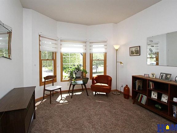 4th image of 6531 Yorktown Ct