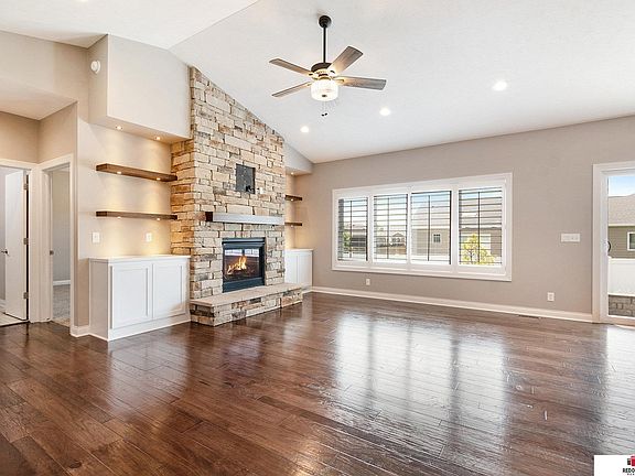4th image of 239 Briarwood Ln