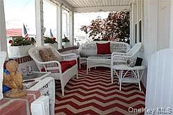 3 bed, 1.0 bath, 968 sqft, $2,600 — Photo 2