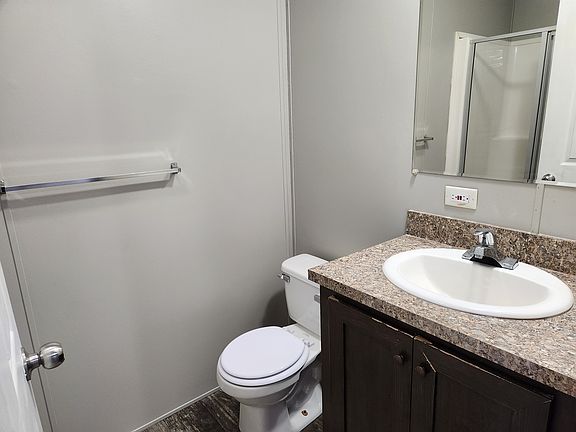 4th image of 36 Holly Park Dr