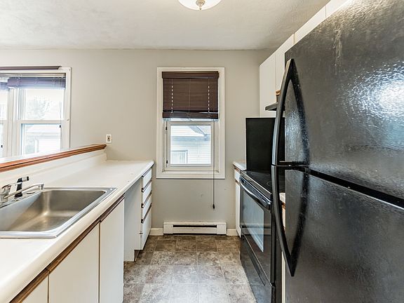5th image of 66 Milton Ave #3