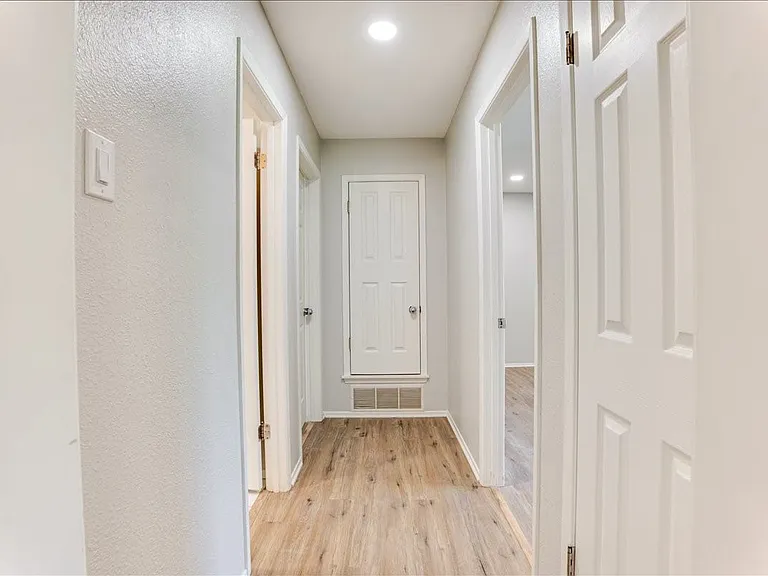 104 Pontiac Dr — Photo 22