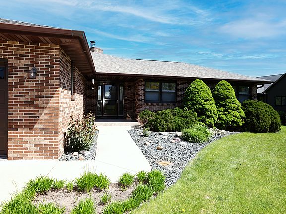 4th image of 713 Edgewood Ln