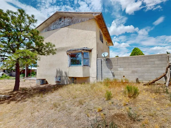 34 Emily Rd, Santa Fe, NM 87508