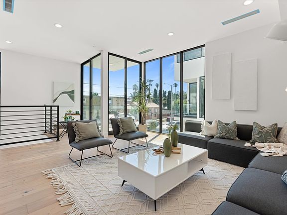 3rd image of 11337 Miranda St #7JNZVT