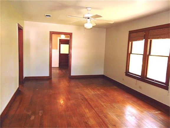 3rd image of 1414 N Avenue B