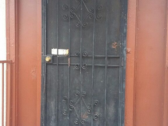 3rd image of 949 W 62nd Pl