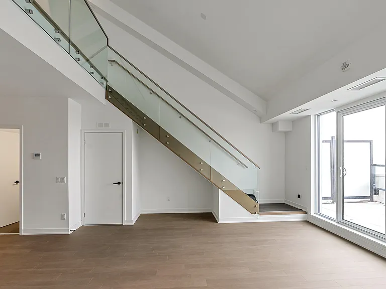 31 Huron St — Photo 10