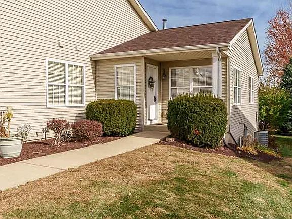 3rd image of 490 Prairie Knoll Dr