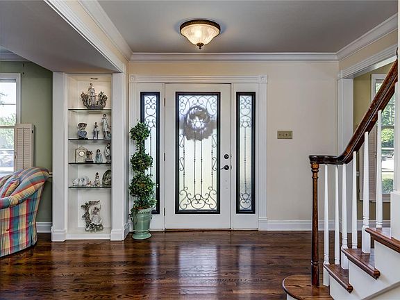 5th image of 412 Jumper Hill Ct