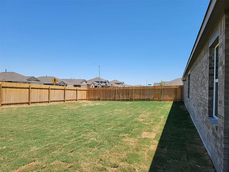 100 Montego St — Photo 25