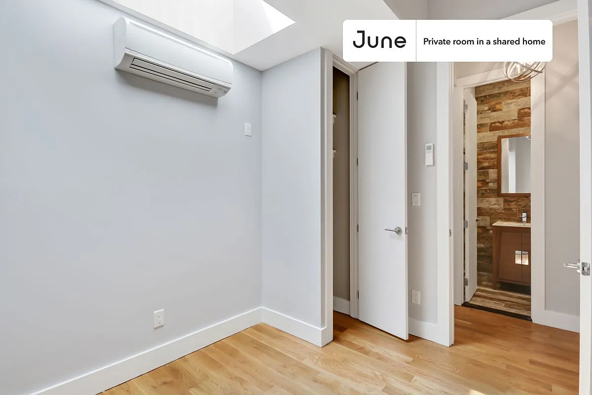 Full bedroom in 5 bed/2.5 bath home in Bedford-Stuyvesant #438 B — Photo 4