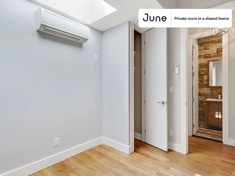 1226 Bedford Ave #B — Photo 4