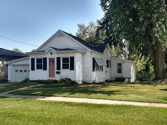 2nd image of 818 E Saint Clair St