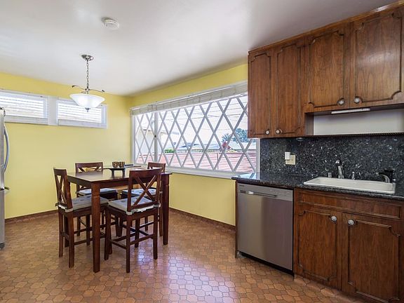5th image of 1213 Douglas Way
