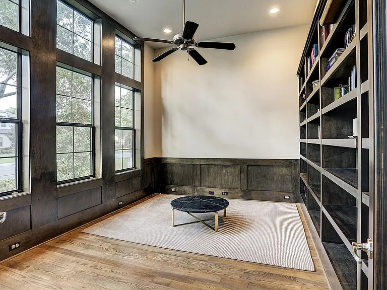 5655 Locke Ln — Photo 11