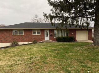 112 Sunset Ln, Excelsior Springs, MO 64024