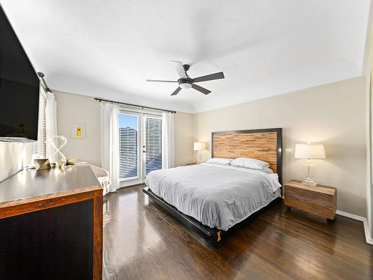 6160 San Vicente Blvd — Photo 9