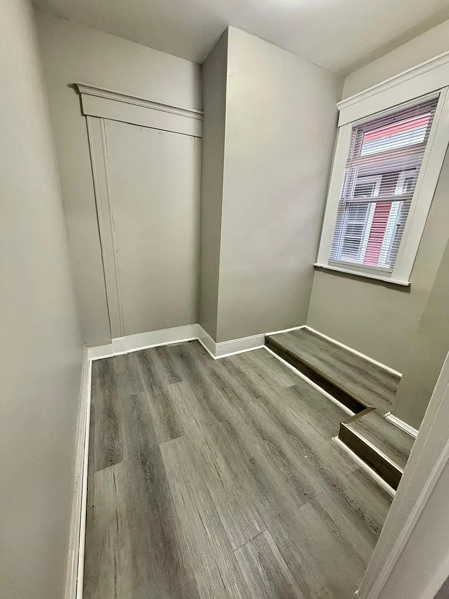 Building Photo - 359 Sherman Ave #2